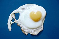 Heart-shaped fried egg