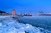 Ice in harbour, Hamburg, Germany