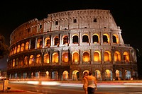 Coliseo de noche, Roma, Italia