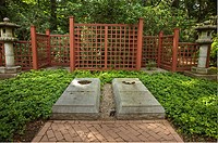 Thomas Edison and Mini Edison grave sites Glenmont Thomas Edison Home Edison New Jersey the United States of America