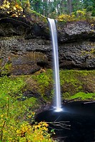 South Falls in autumn, Silver Falls State Park, Oregon, USA