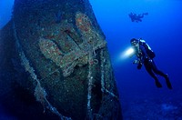 Anchor of shipwreck Northern Light and deep scuba diver, Key Largo, Florida, USA, Atlantic Ocean