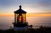 USA, Oregon, Tillamook County, Cape Meares State Park, Cape Meares lighthouse, Pacific ocean, sunset, August