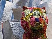 Escultura floral del perro Puppy en el Museo Guggenheim de Bilbao - Vizcaya - Euskadi - España