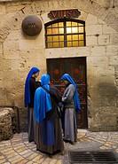 Nuns praying at the Seventh Stations on the Via Dolorosa, Via Dolorosa, Way of Sorrows, Stations of the Cross, Old City, Jerusalem, Israel.