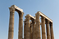 Detail of the temple´s Corinthian capitals and architraves, Temple of Zeus, Athens, Greece