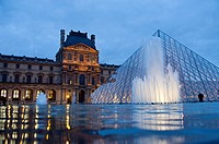 Louvre, museum, night, pyramid, architect Ieoh Ming Pei, Napoleon, Court, fountain, France, París
