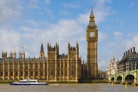 Westminster Bridge and the Big Ben, the Clock Tower of the Palace of Westminster, Houses of Parliament, City of Westminster, from Lambeth, London, Eng...