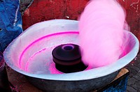 Making cotton candy