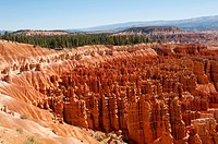 USA, Utah, morning light on landscape at Sunrise Point in Bryce Canyon National Park
