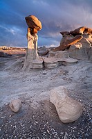 Rocks and hoodoos in the Bisti/De-Na-Zin Wilderness, New Mexico, USA.