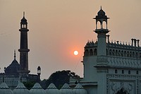 India, Uttar Pradesh, Lucknow, Bara Imambara and Asafi mosque at sunset.