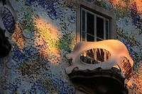 Casa Batlló by Antonio Gaudí, 1904-1906, passeig de Gracia, Barcelona, Catalonia, Spain.The local name for the building is Casa dels ossos (House of B...