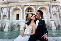 Wedding Couple at Fontana del Gianicolo. Rome. Italy.