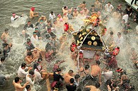 Japan, Shimodate, Gion Matsuri, festival, people, river, portable shrine,.