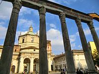 Basilica di San Lorenzo Maggiore, Roman Column, Milano, Milan, Lombardy, Italy, Europe.