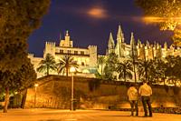 The Royal Palace of La Almudaina and the cathedral La Seu at dusk, Palma de Mallorca, Majorca, Balearic Islands, Spain, .