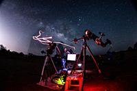 After an afternoon of lectures entitled. A Meeting with the Cosmos ¨ was held on Star Party in the fields of the Agronomy School of the University of ...