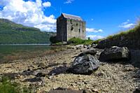 Carrick Castle is a 14th-century tower house on the west shore of Loch Goil on the Cowal peninsula in Argyll and Bute, Scotland. It is located between...