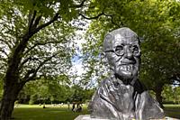 bust of james joyce in St. Stephen´s Green Park. Dublin. Ireland.