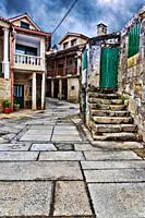 Combarro is a Galician town famous for preserving its old buildings, many of them built in the 18th century. It is characterized by its narrow streets...