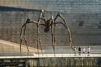 Louise Bourgeois spider, Maman, next to the Guggenheim museum in Bilbao, Spain.