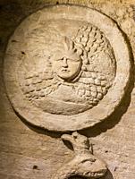 Kom el Shogafa necropolis, main tomb, second portico : Medusa head on a shield.