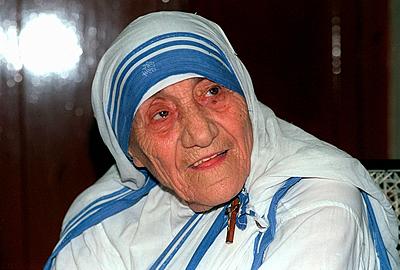 Portrait of the cardiac Catholic nun and Nobel Peace Prize Laureate Mother Teresa. Taken 12 April 1995. She does not want to accept an expensive medical treatment, but instead she wants to die like the people she cared for all her life. Mother Teresa thinks she has no right of an expensive medical treatment as long as the poor people in India do not receive the same treatment. | usage worldwide. - Kalkutta/India-stock-photo