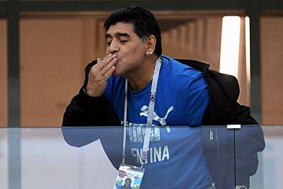 21 June 2018, Nizhny Novgorod, Russia - Soccer World Cup, Argentina vs. Croatia, Group Stage, Group D, 2nd match day at the Nizhny Novgorod stadium: Diego Armando Maradona, former star player of the Argentinian team cheers in the stands. Photo: Andreas Gebert/dpa. - Nizhny Novgorod/Russia-stock-photo