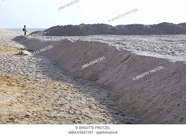 Sand replenishment at the red cliff