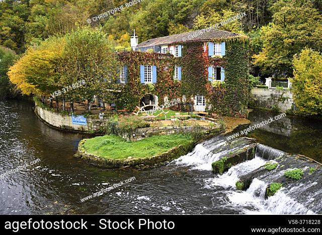 France, Dordogne, Brantome, Dronne river and Relais-Chateaux ""Le Moulin de l'Abbaye""