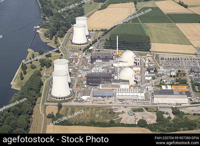 04 July 2022, Hessen, Biblis: The shutdown nuclear power plant Biblis in southern Hesse (aerial view from an airplane). In view of the lack of gas supplies from...