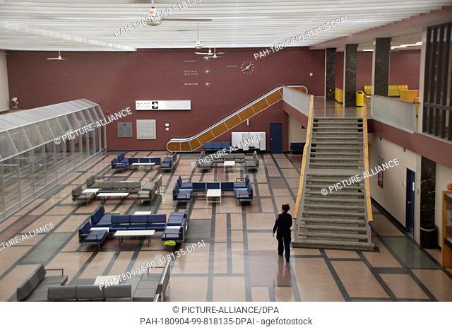 04.06.2018, Canada, Gander: The interior of Gander Airport. After the attacks of 11 September, US airspace is closed. 6500 passengers are stranded in Gander