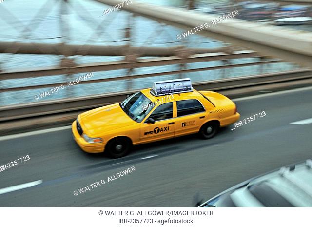 Taxi on the Brooklyn Bridge, Manhattan, New York City, USA, North America, PublicGround