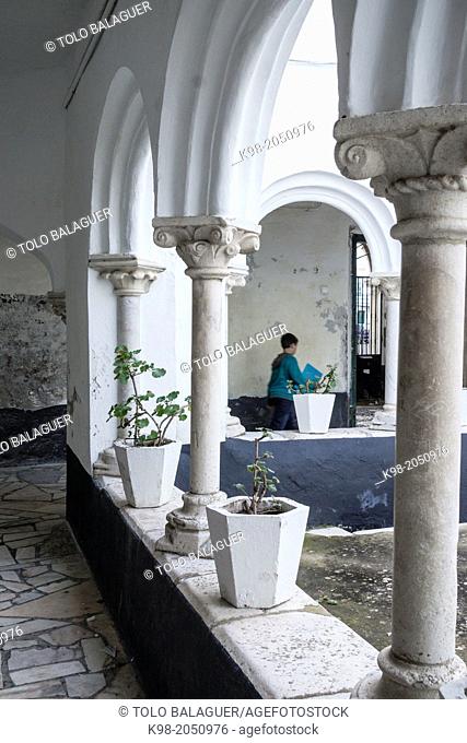 Courtyard, Estremoz, Alentejo, Portugal