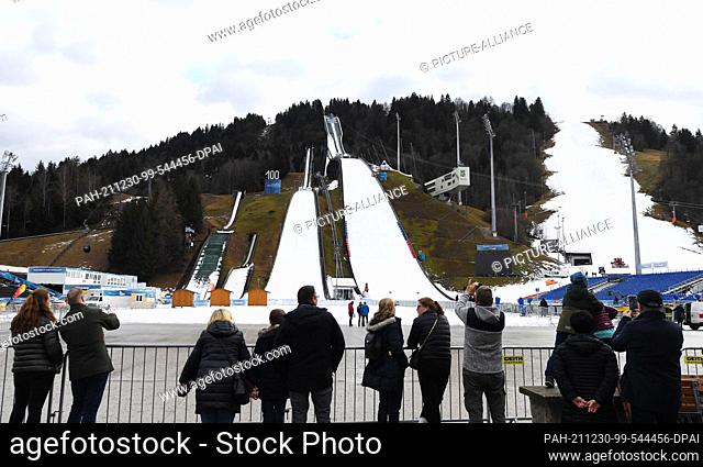 30 December 2021, Bavaria, Garmisch-Partenkirchen: Nordic skiing/ski jumping: World Cup, Four Hills Tournament. On the rest day of the tour