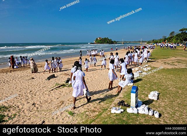 Sri Lanka, Southern Province, Sud du Sri Lanka, Süd Sri Lanka, South Sri Lanka, Matara, ville, Stadt, city, plage, Strand, beach, océan, Ozean, ocean, écoliers