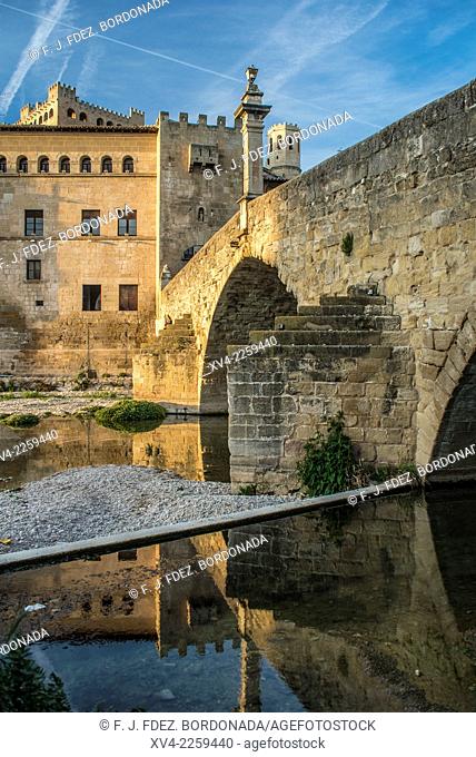 Street and traditional architecture of Valderrobres historic mediaeval village. Matarranya, Teruel, Aragón, Spain