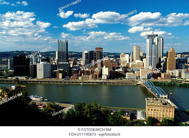 Pittsburgh, skyline, PA, Pennsylvania, Aerial view of the downtown skyline of Pittsburgh and Smithfield Street Bridge (truss-type bridge) crossing the...