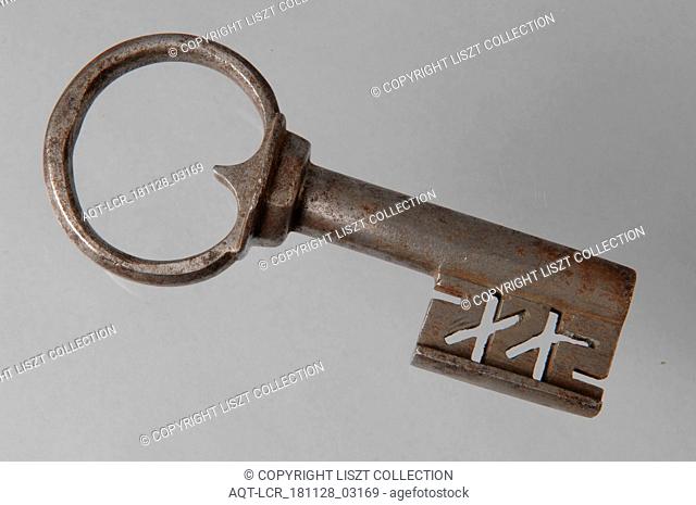 Iron key with heart-shaped eye, hollow key handle, collar and cruciform beards in beard, key iron iron, hand forged Key with heart-shaped eye (handle) hollow...