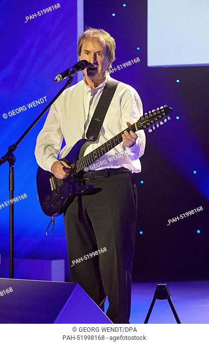 Irish singer Chris de Burgh performs during the 'Mein Star des Jahres' award (my star of the year award) of the Bauer Media Group at the Kehrwieder Theatre in...