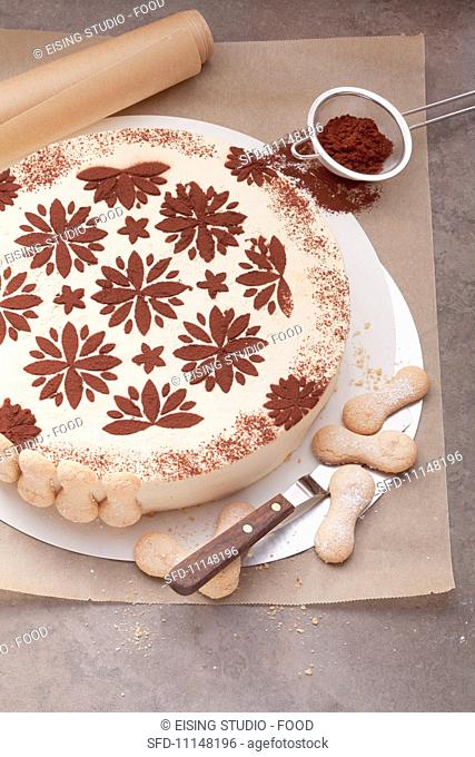 Layer cake with a pattern in cocoa (tiramisu cake)