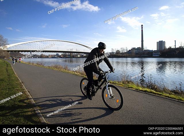 Cyclist enjoys the sunny weather around the Vltava in Prague, Czech Republic, December 30. (CTK Photo/Katerina Sulova)