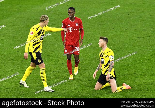 07 November 2020, Dortmund: Football: Bundesliga, Borussia Dortmund - Bayern Munich, 7th matchday at Signal Iduna Park. The Dortmund Erling Haaland (l) and...