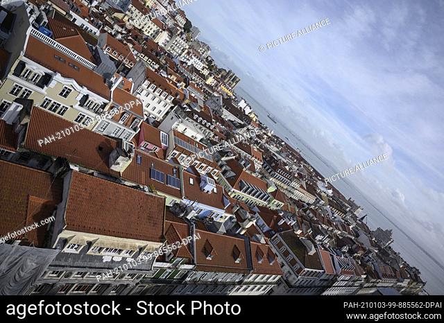 25 November 2019, Portugal, Lissabon: View of the roofs of Baixa Chiado. Photo: Lisa Ducret/dpa. - Lissabon/Portugal