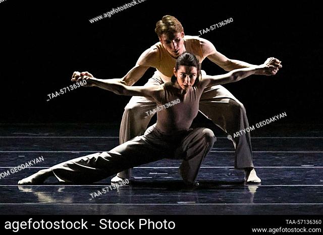 RUSSIA, MOSCOW - FEBRUARY 1, 2023: Ballet dancers Valeria Mukhanova (front) and Jonah Cook perform in I Feel by Pavel Glukhov