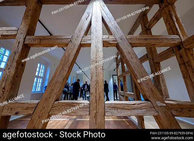 PRODUCTION - 03 November 2023, Saxony, Plauen: Guests on a preview tour walk through the Weisbach House in Plauen, which has now been converted and renovated...