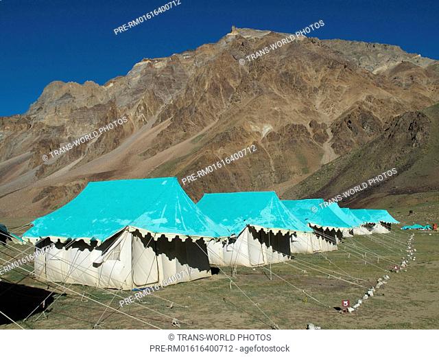 Overnight Camp, Sarchu, Manali-Leh Highway, Lahaul and Spiti, Himachal Pradesh, India / Zeltlager, Sarchu, Manali-Leh Highway, Lahaul und Spiti