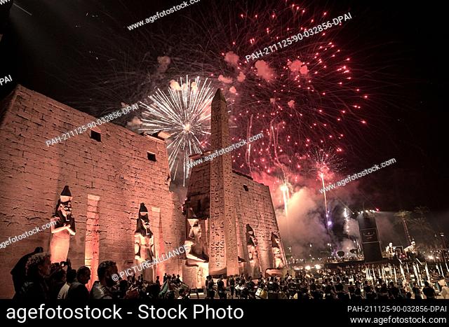 25 November 2021, Egypt, Luxor: Fireworks illuminate the sky during the grand reopening ceremony of the Avenue of Sphinxes