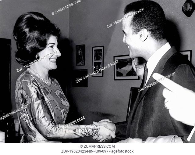 Apr. 23, 1962 - London, England, U.K. - Greek dramatic opera singer MARIA CALLAS pictured greeting musician HARRY BELAFONTE in Madison Square Garden